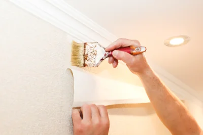 Pose de papier peint à Anglet — revêtements muraux et toiles de verre